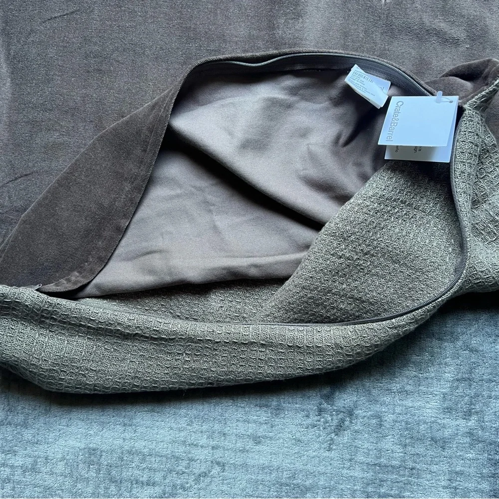 NEW Set Of 2 Crate&Barrel Linen Cotton Pillow Shams 23”x23” Textured Cocoa Soft